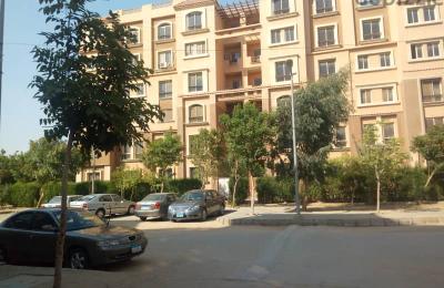 شقة مفروشه للايجار بكومبوند الحي الإيطالي شامل الكهرباء والمياه